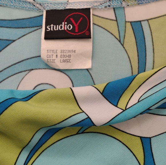 $2 w/ bundle -Paisley Blouse - Picture 5 of 7